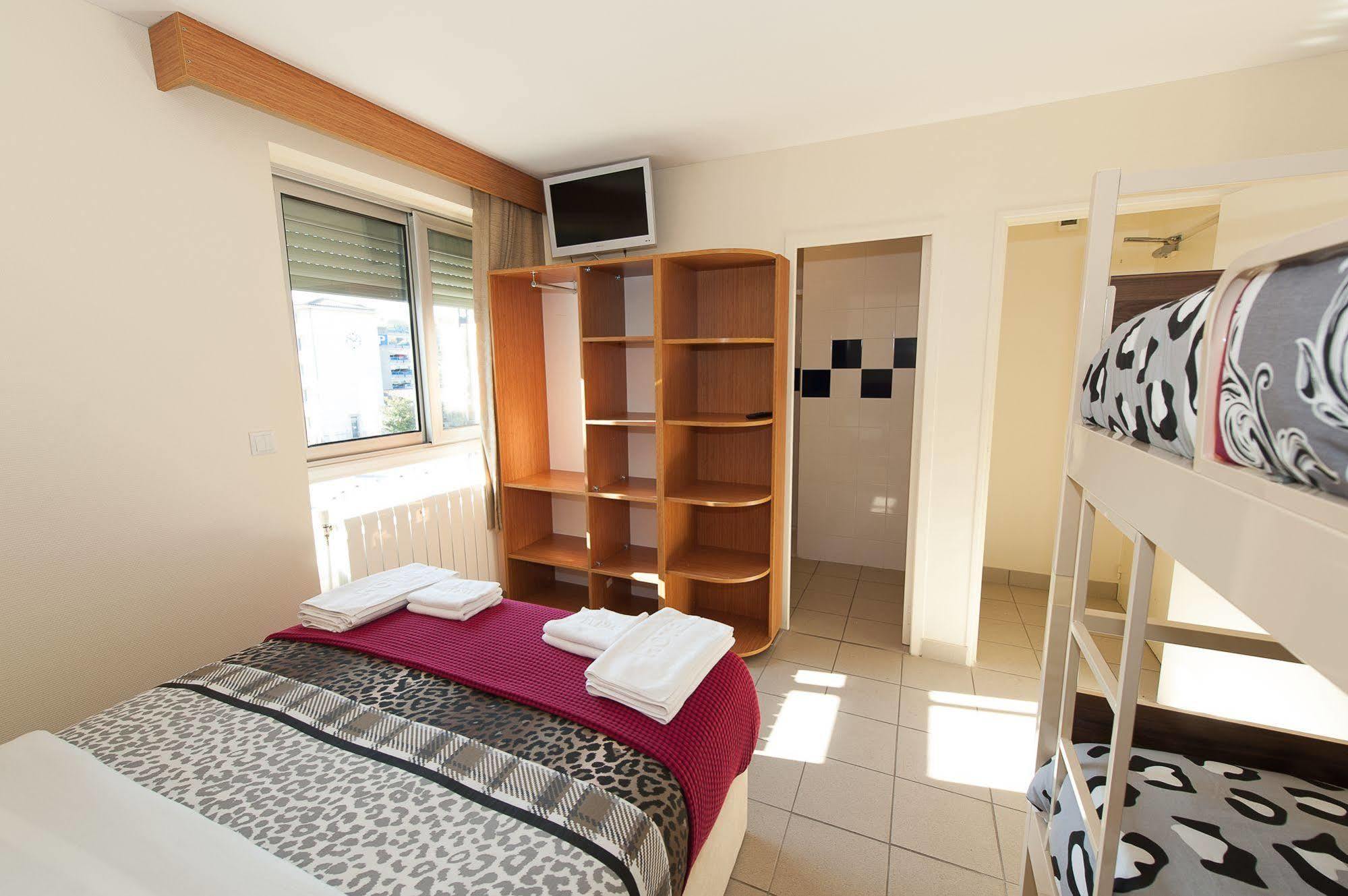 Helios Hotel Poitiers Ngoại thất bức ảnh