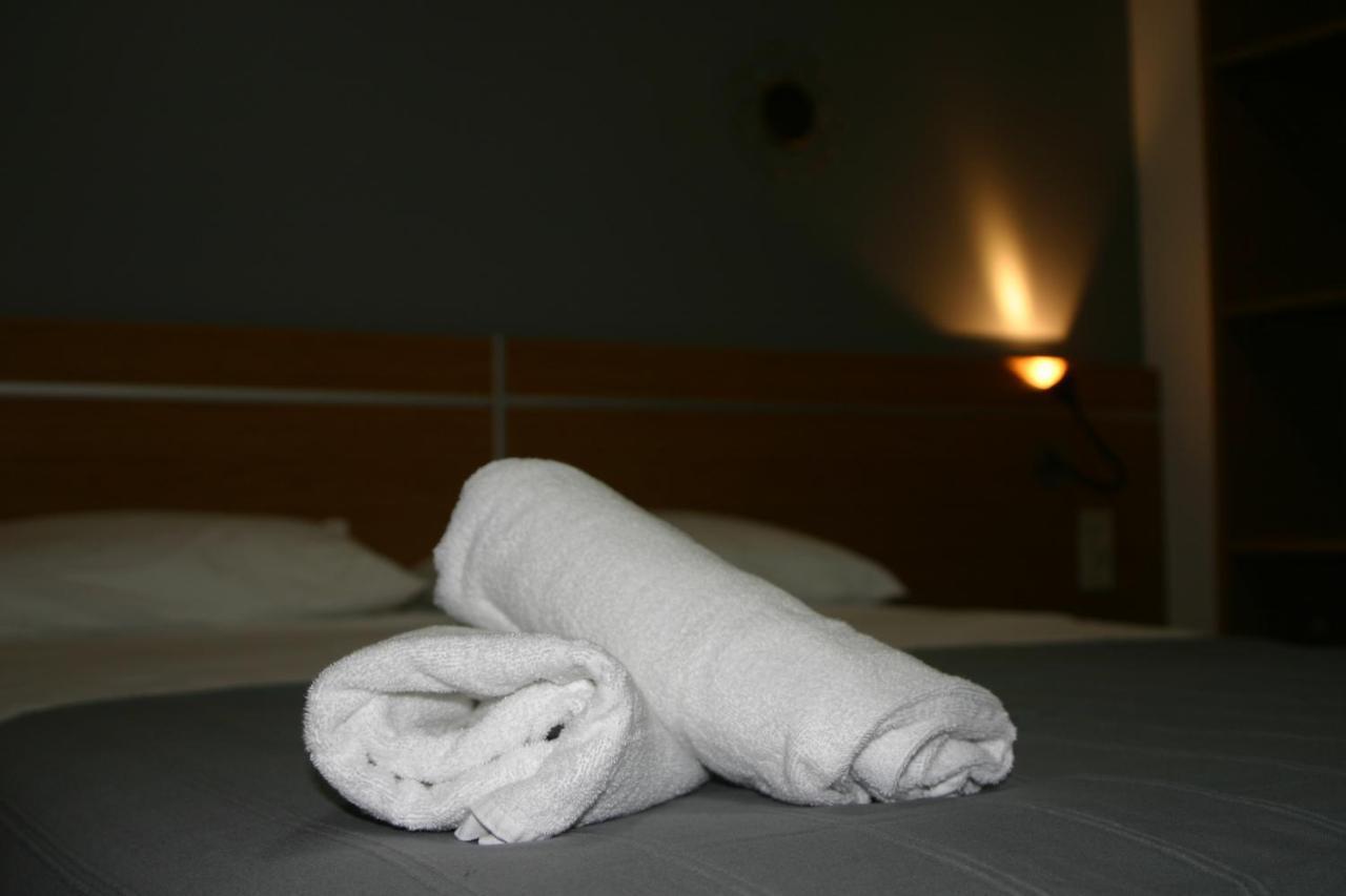 Helios Hotel Poitiers Ngoại thất bức ảnh