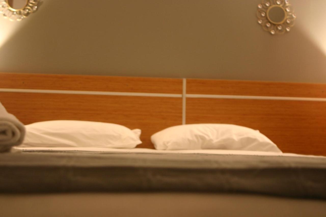 Helios Hotel Poitiers Ngoại thất bức ảnh